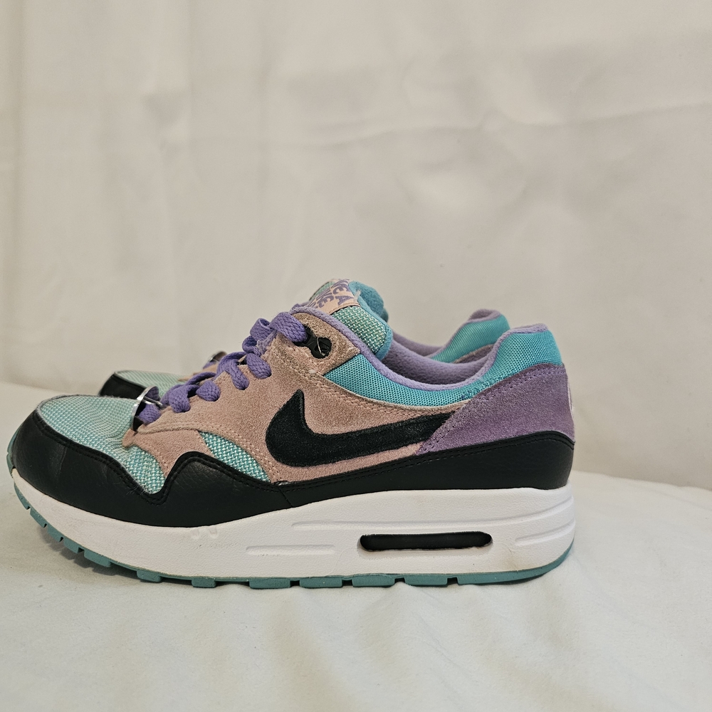 Nike Women's Multicolor Sneakers